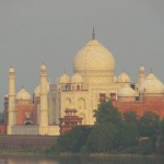 Taj Mahal mit Yamuna River