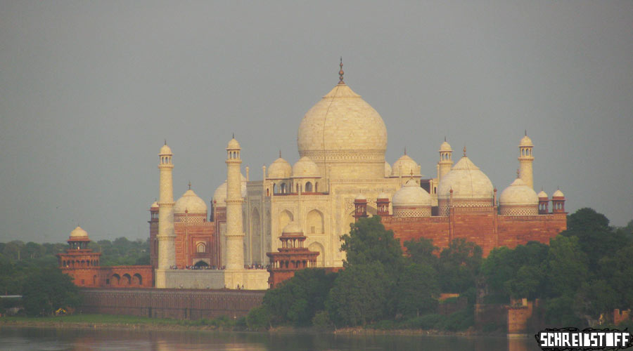 Taj Mahal mit Yamuna River